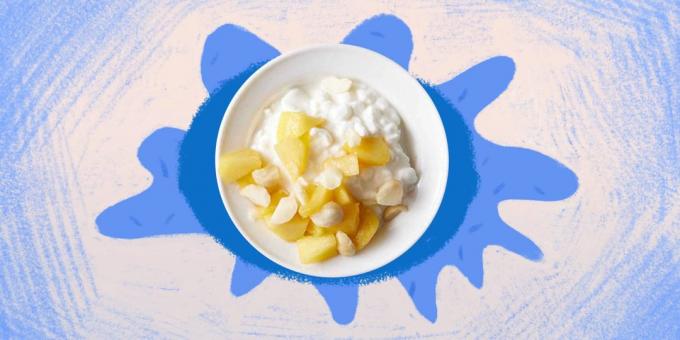 Healthy food: cottage cheese with fruit