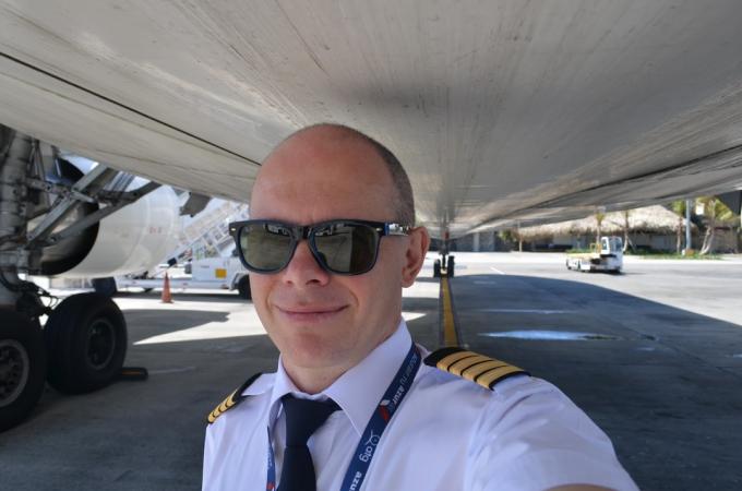 Andrew Gromozdin pilot "Boeing" on demand profession