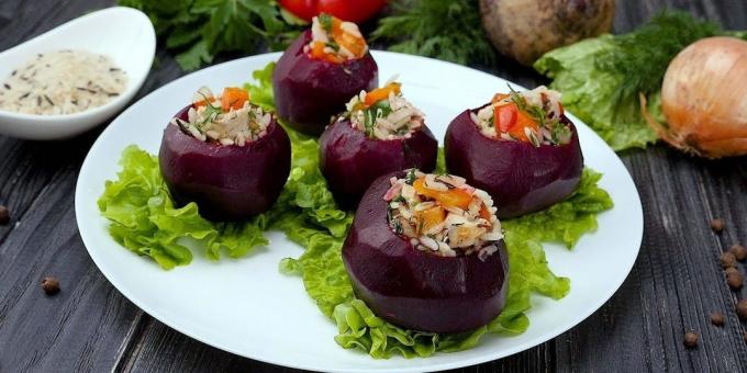 Beets, stuffed chicken, rice and pepper