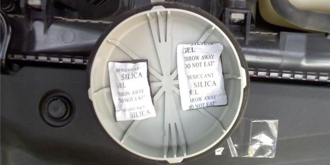 Sweat lights: Put the inside cover of the headlight couple of sachets of silica gel