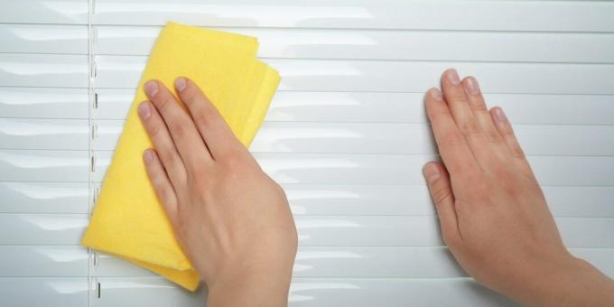 How to clean horizontal blinds made of metal or plastic