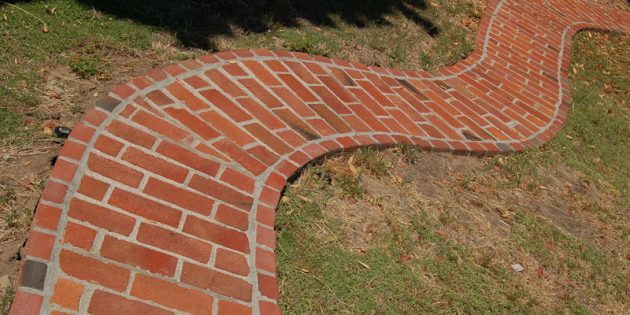 Sidewalks of bricks or pavers