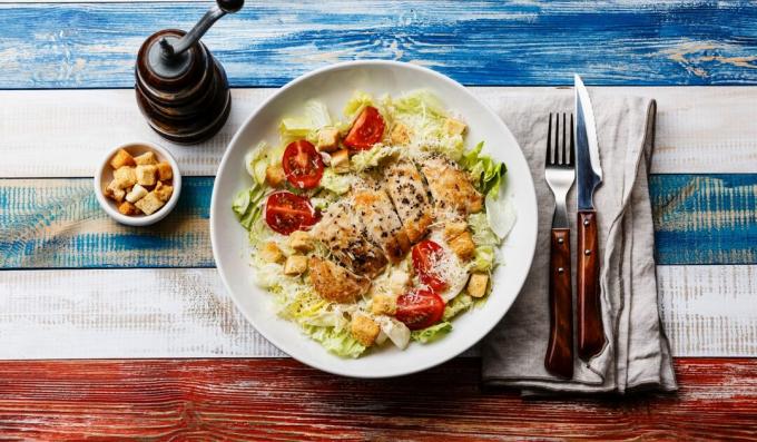 Simple Caesar Salad with Chicken and Cherry Tomatoes