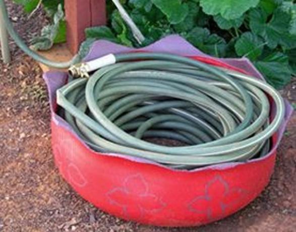 Tire storage garden hose 