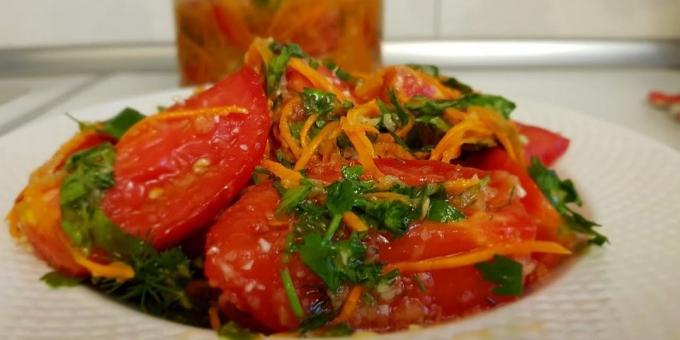 Tomatoes in Korean with carrot, bell pepper and carrot for seasoning