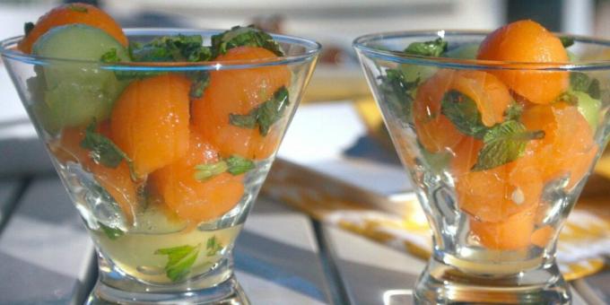 Salad with melon, lime, mint and ginger