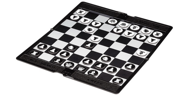 Pocket chess