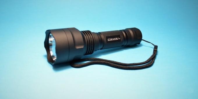 how to choose a flashlight: Convoy C8