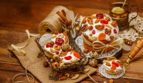Easter cakes with raisins, candied fruits and rum
