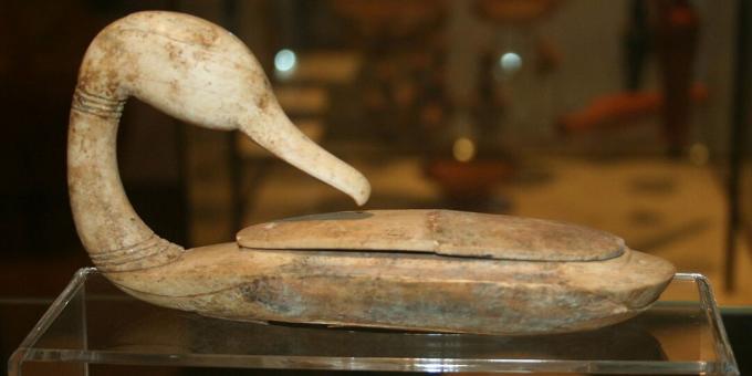 The history of cosmetics: Bronze Age hippopotamus ivory cosmetic box.