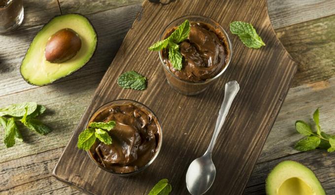 Avocado chocolate mousse. The most delicate PP dessert
