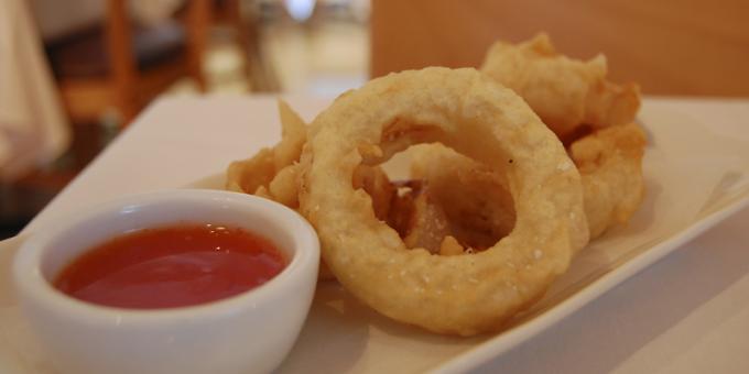Dishes from nothing: Onion rings in batter 