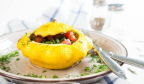 Stuffed squash with vegetables in a slow cooker - Lifehacker