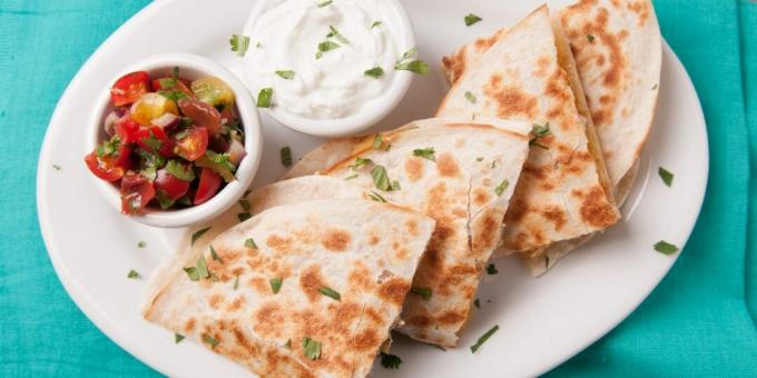 Chicken with cheese sauce in lavash