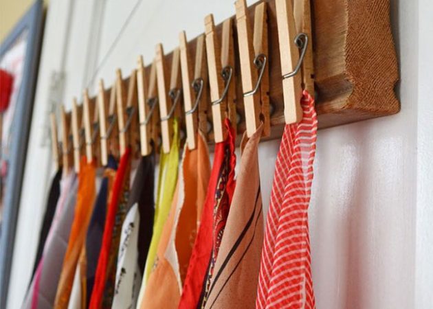 Keeping things in the closet: clothes pegs scarves