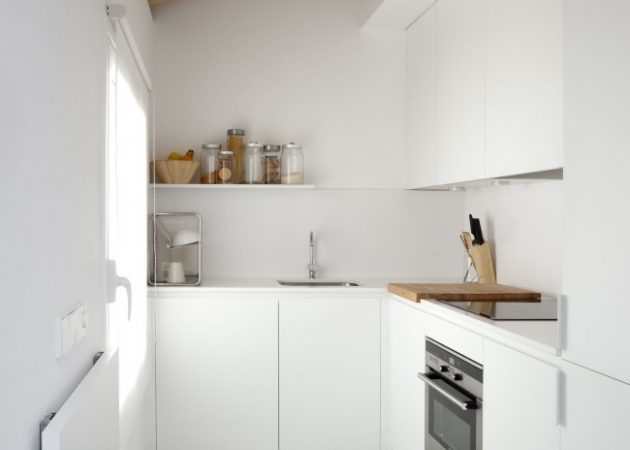 Small kitchen design: the rejection of technology
