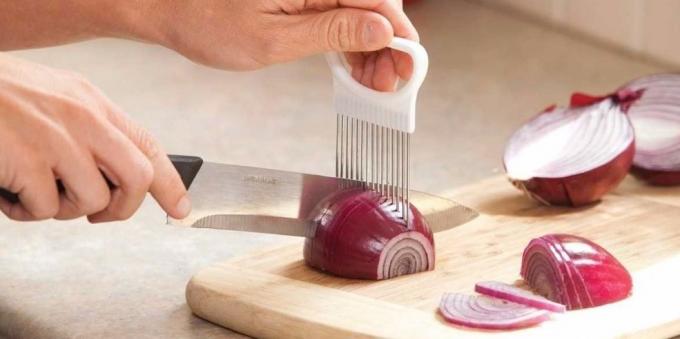 Holder for slicing onions