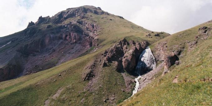 Relax in the Elbrus area: Maiden's braids waterfall and an observatory at the peak Terskol