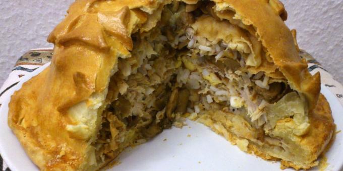 Recipe: Kurnik from unleavened dough pancakes, rice, mushrooms and cheese