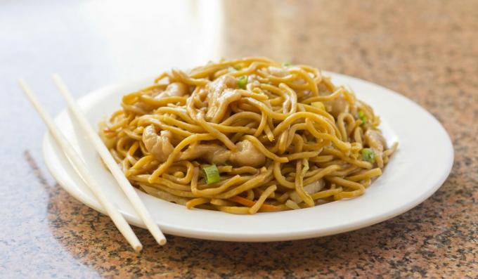 Chinese Chicken Noodles