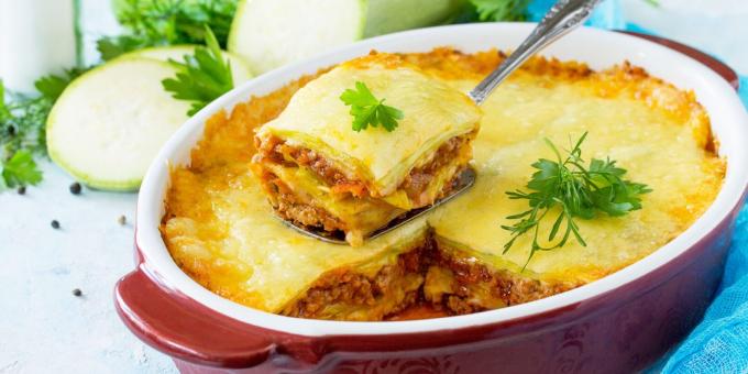 Puff casserole of zucchini with minced meat and tomatoes