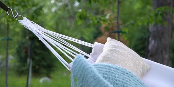 Hammock with his own hands: Hammock of stitched fabric on rails and ropes with macramé items