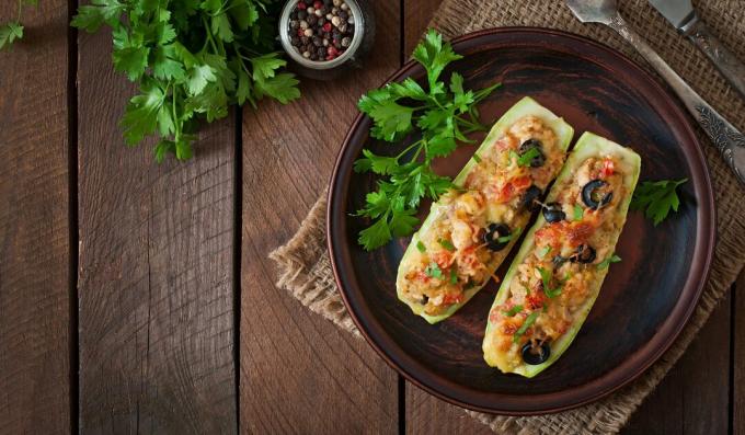 Zucchini with minced chicken