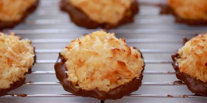 Easy coconut cookies with condensed milk and chocolate