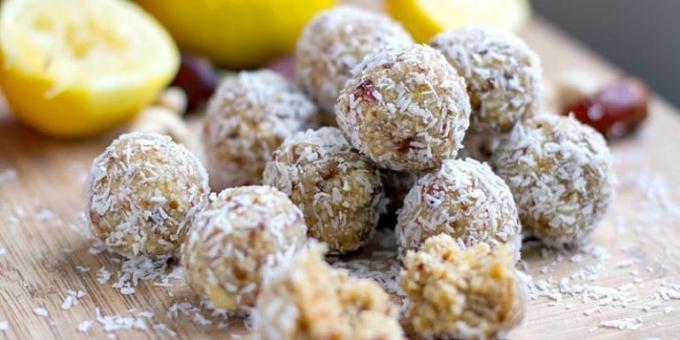 Desserts Lemon: Energy balls with lemon, nuts, dates and coconut