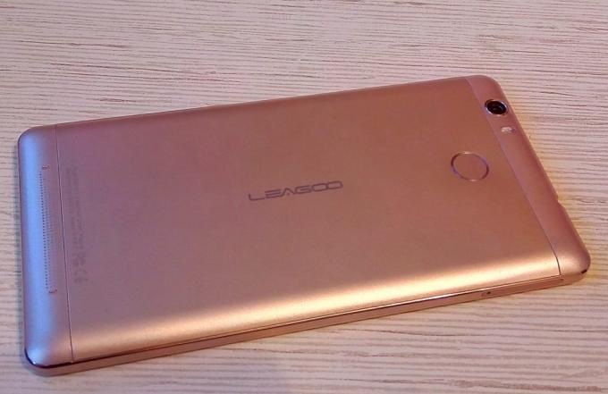 Leagoo Shark 1: back surface