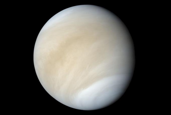 Interesting facts: Venus - the only planet that rotates clockwise