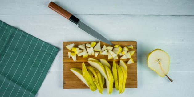 Pear and Walnut Pie: Cut the pears