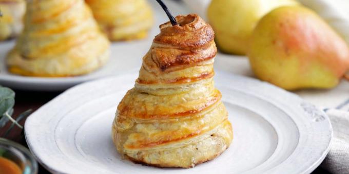 with a puff pastry: Honey pear in puff pastry