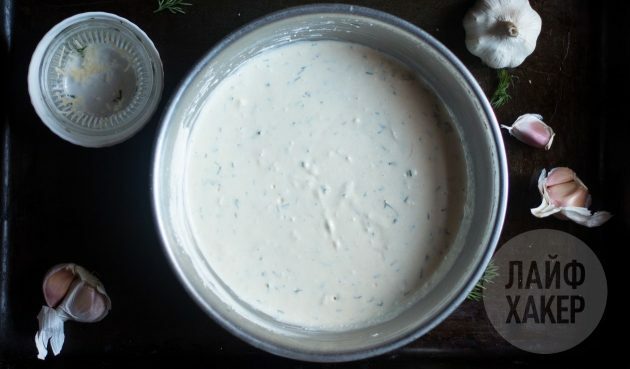 How to make a curd soufflé: put additives in the mixture