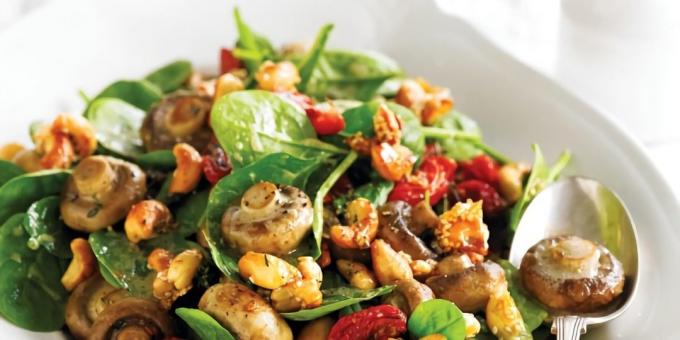 salad recipe with mushrooms, cashews and tomatoes
