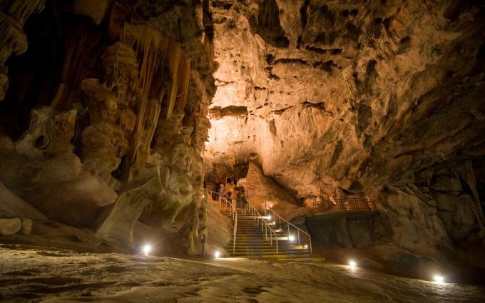 Cango caves