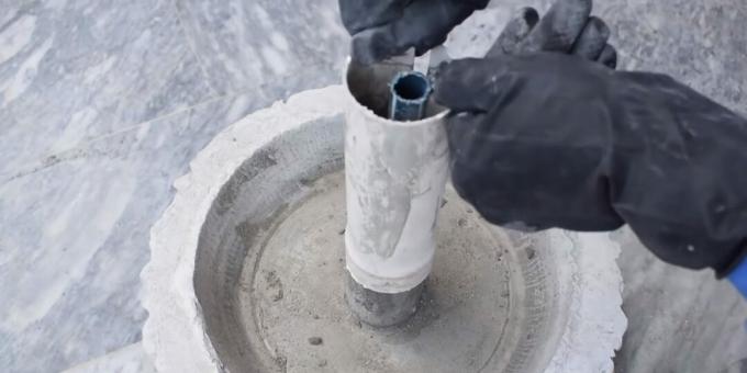 How to make a DIY fountain: remove the mold