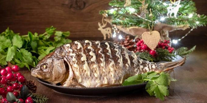 Carp stuffed with carrots and onions