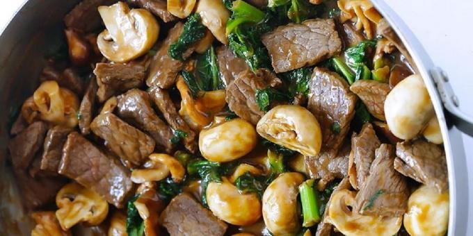 Salad with beef and mushrooms