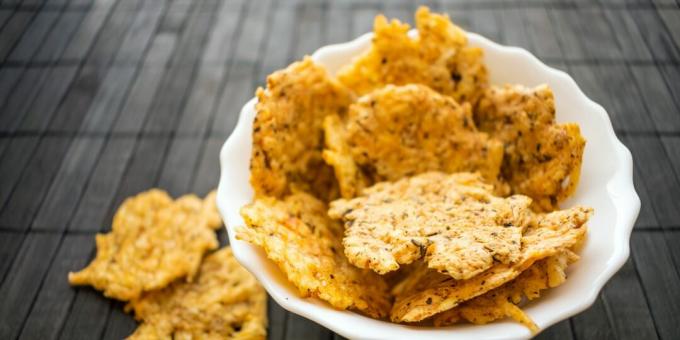 Cheese chips with garlic and cayenne pepper