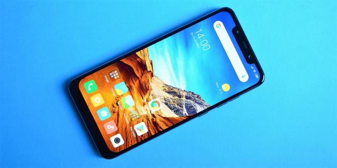 review Xiaomi Pocophone F1: Front side