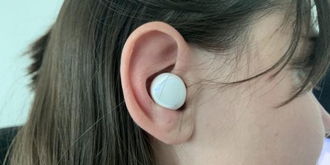 Samsung Galaxy Buds: placement in the ear