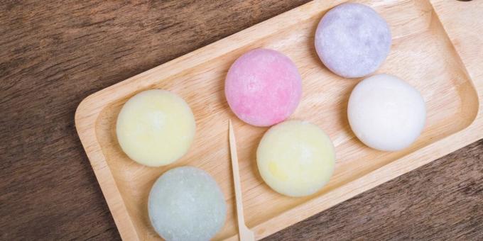Mochi - the most delicate Japanese dessert