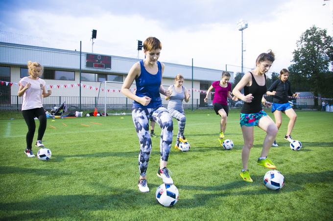 "I create myself": training football