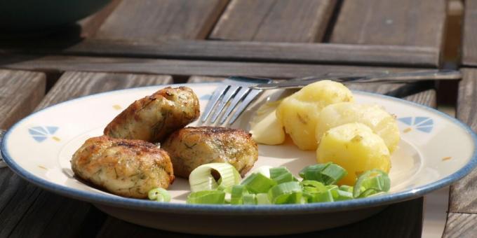 Pike cutlets with cottage cheese