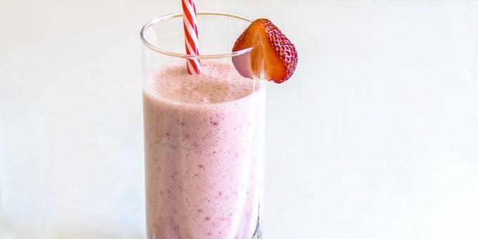 Smoothie with strawberries, banana, chia seeds and peanut butter