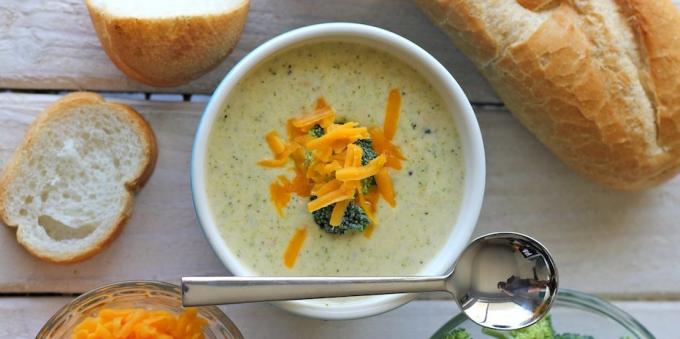 Cheese Cream of broccoli soup: easy recipe