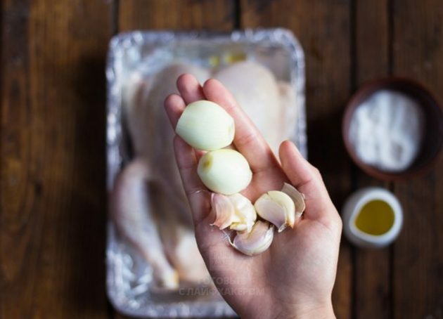 Lemon Oven Chicken: Add vegetables to the chicken