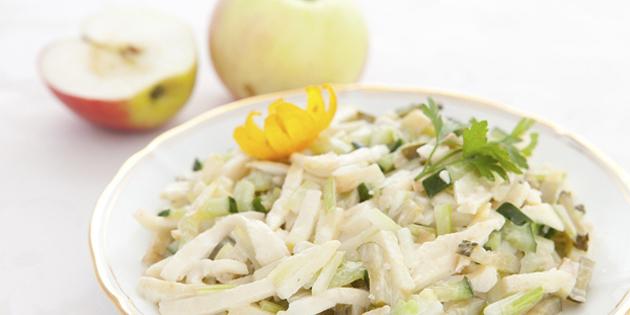 Salad with calamari and apple 