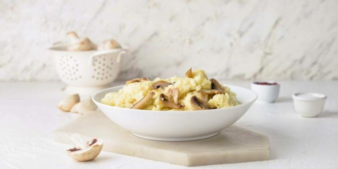 Mashed potatoes with mushrooms